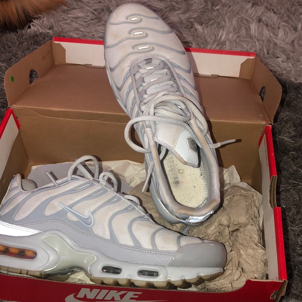 Air maxes - Picture 3 of 5